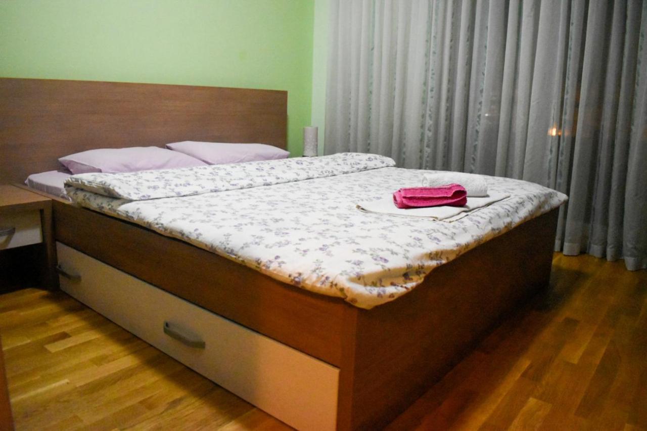 Apartman Sara 2 波德戈里察 外观 照片